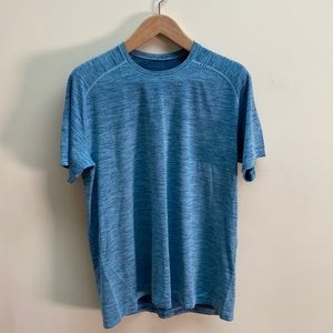 Men’s XL Lululemon Performance T-shirt